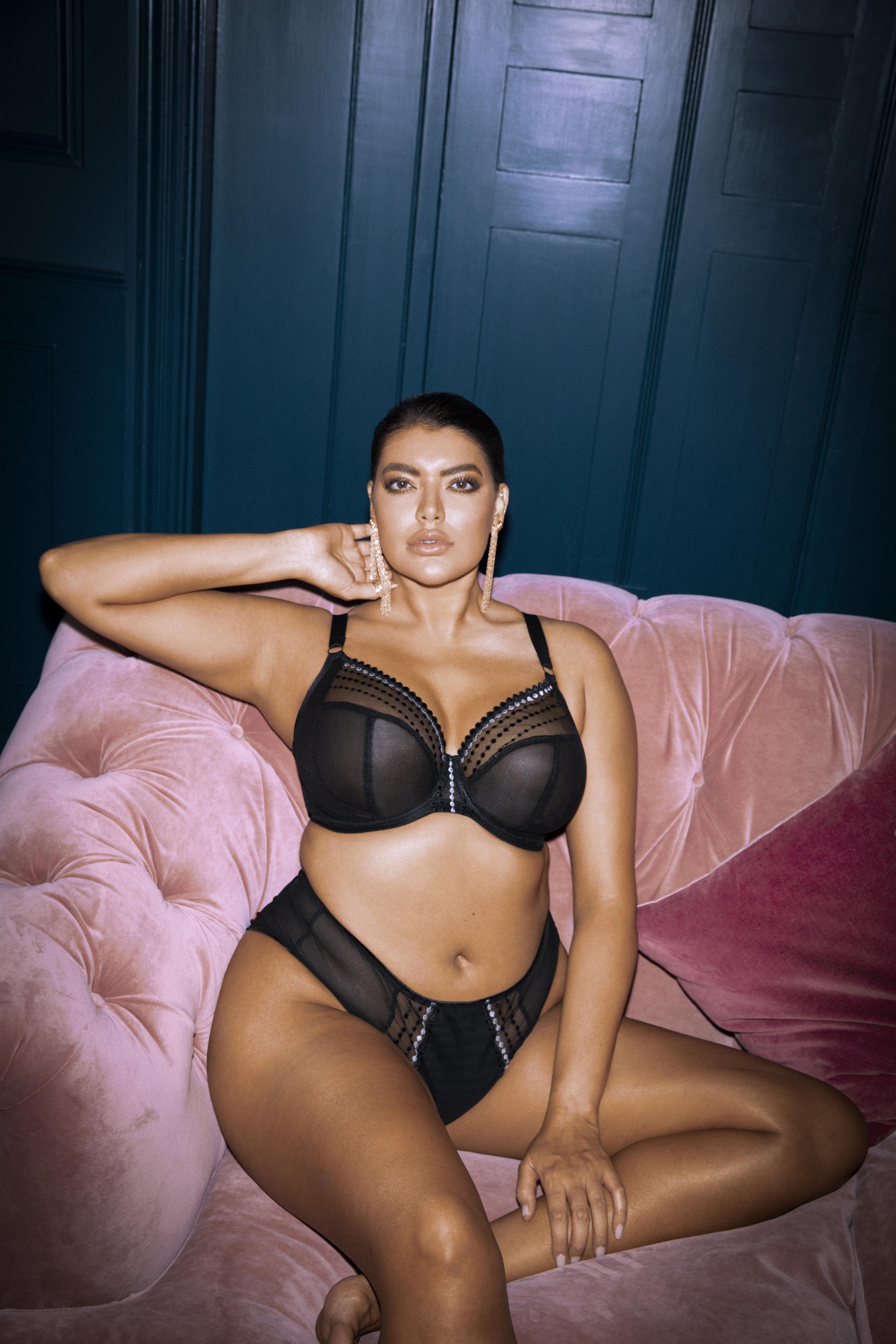 Matilda Plunge Bra Set