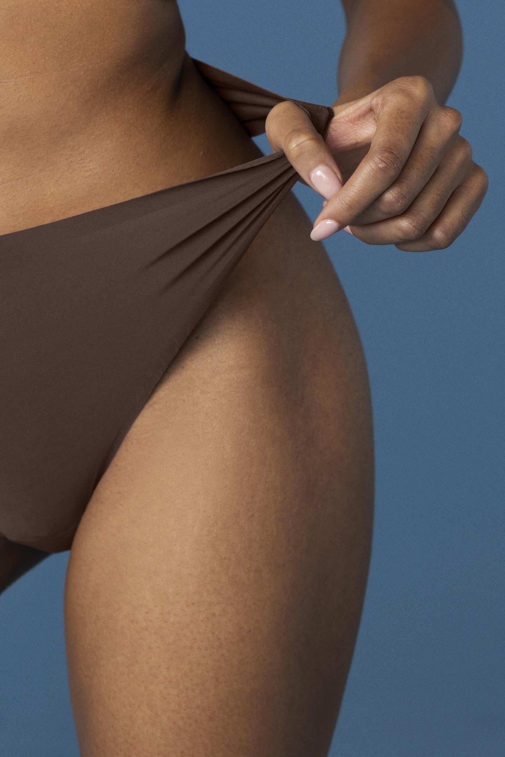 smoothease_coffee-roast_invisible-stretch-thong_fl2327_2_web